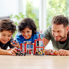 Afbeelding in Gallery-weergave laden, LEGO City Brandweerkazerne - 60215 - Warenhuis van den Brink
